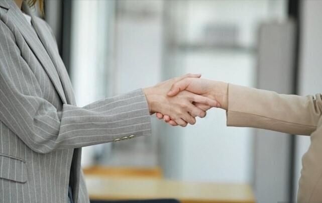 Xidmətlər və biznes