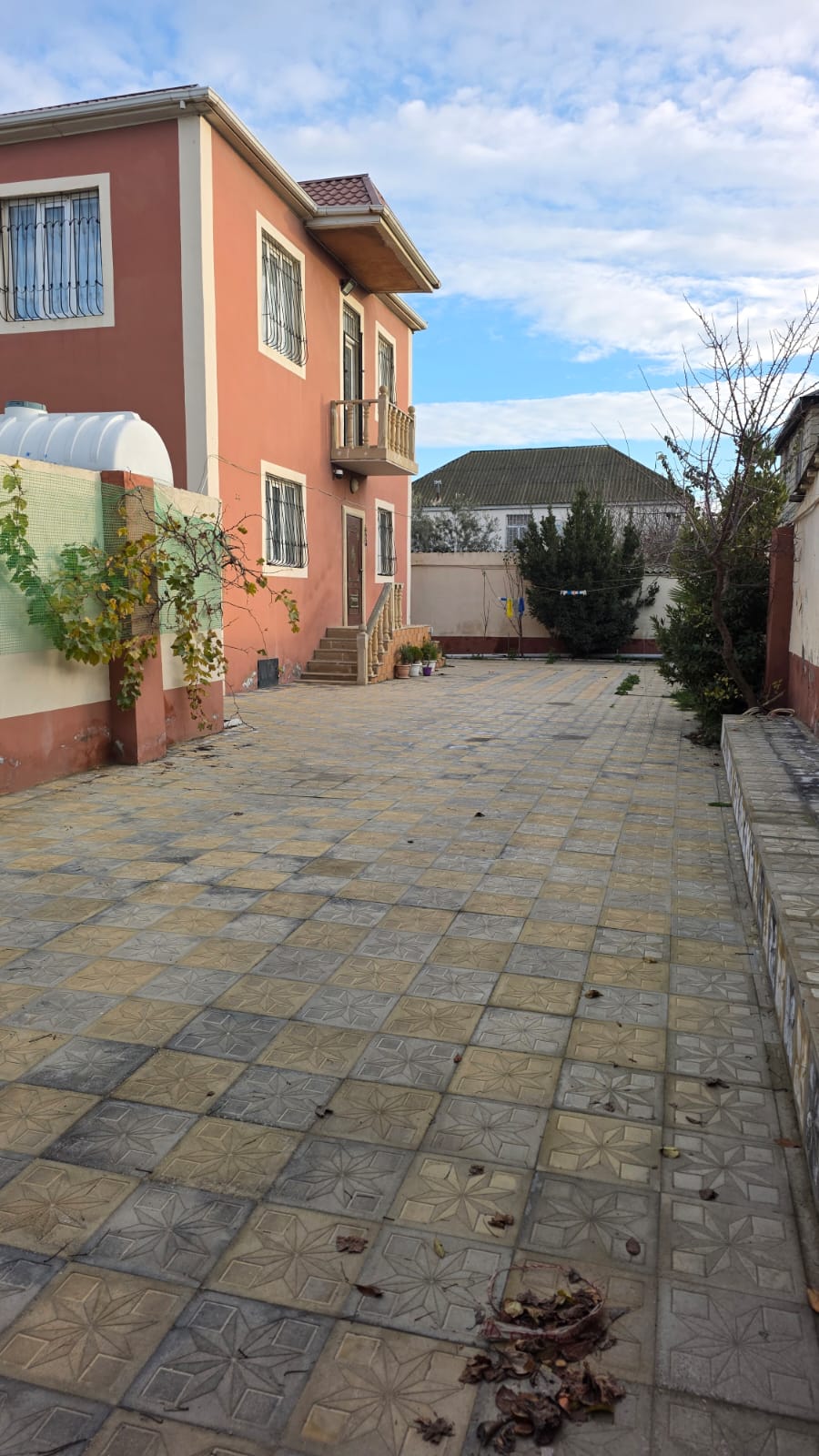 Həyət evləri və villalar